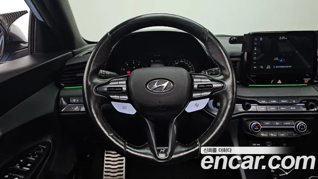 Hyundai Veloster 2022 — фото 13
