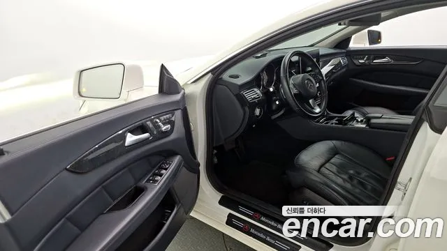 Mercedes-Benz CLS-Class 2016 — фото 10