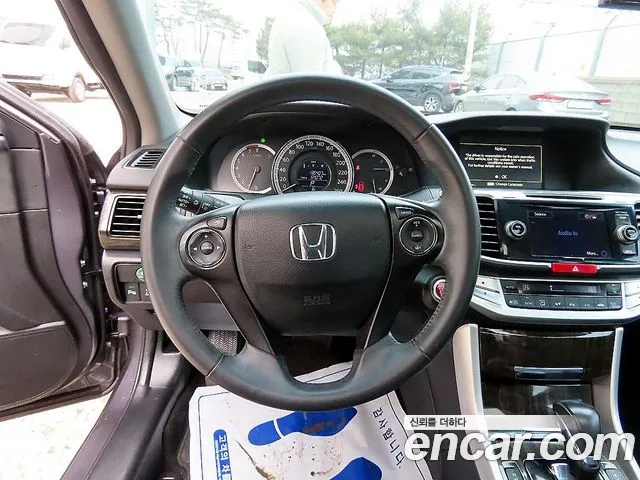 Honda Accord 2015 — фото 8