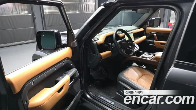 Land Rover Defender 2023 — фото 10