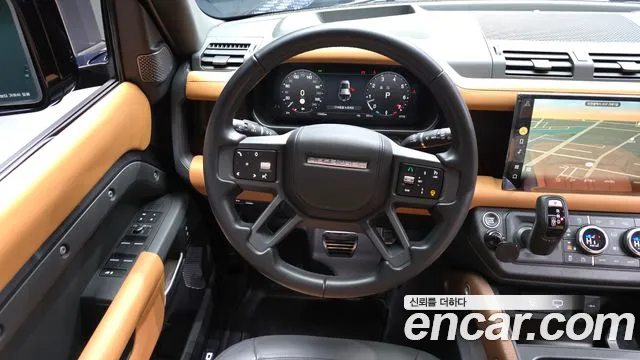 Land Rover Defender 2023 — фото 13