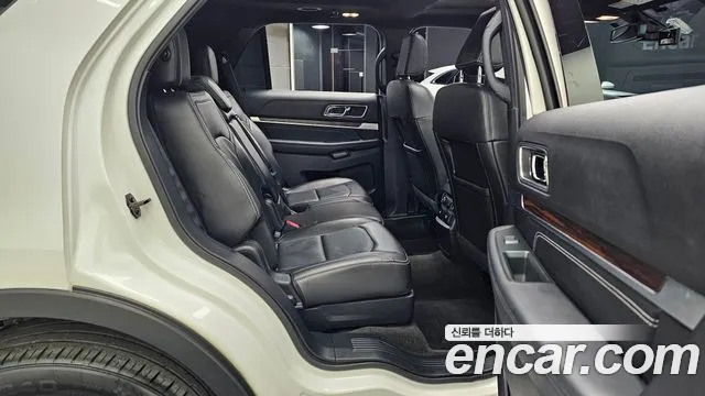 Ford Explorer 2018 — фото 12