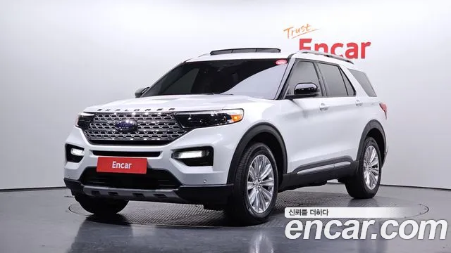 Ford Explorer 2022 — фото 1