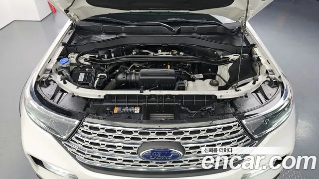 Ford Explorer 2022 — фото 6