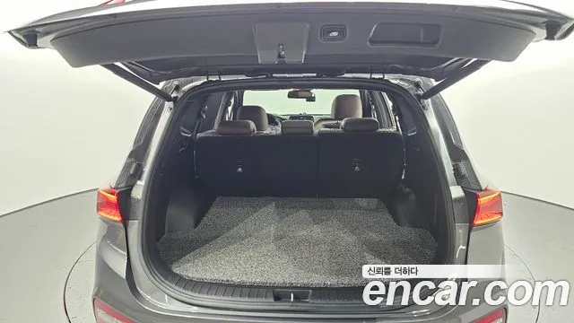 Hyundai Santafe 2019 — фото 20