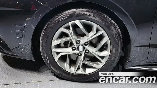 Hyundai Sonata 2022 — фото 19