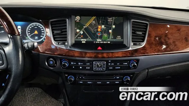 Hyundai Equus 2014 — фото 15