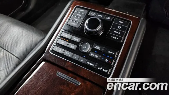 Hyundai Equus 2014 — фото 19