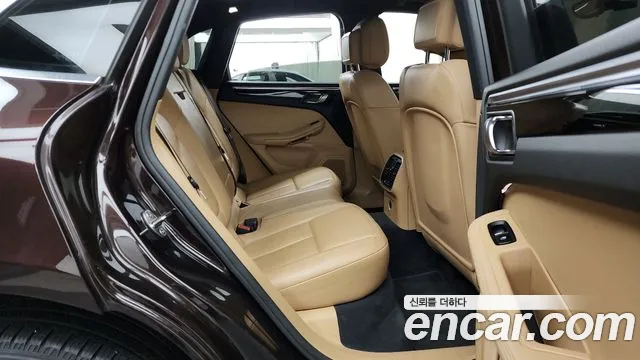 Porsche Macan 2017 — фото 12