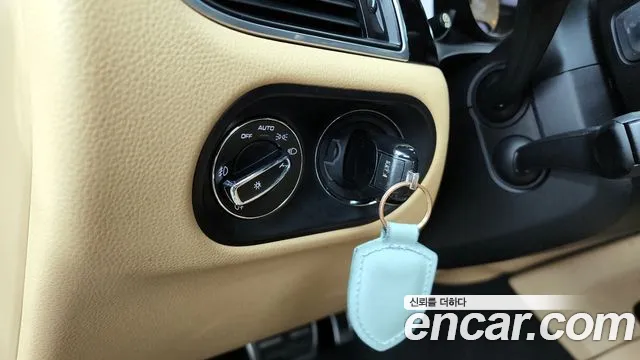 Porsche Macan 2017 — фото 16