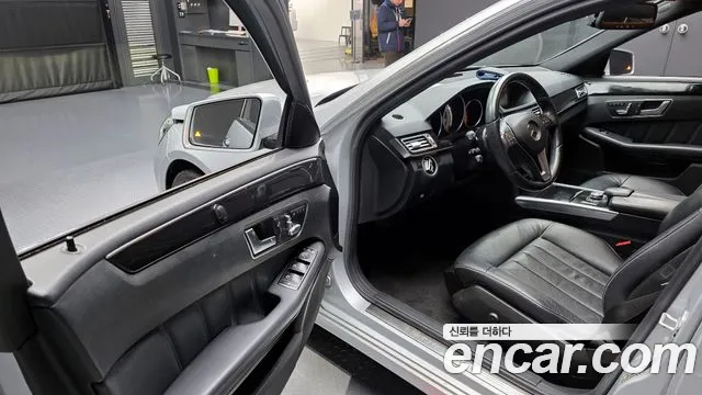 Mercedes-Benz E-Class 2014 — фото 11