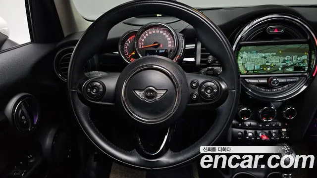 Mini Cooper 2018 — фото 13