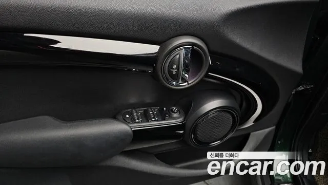 Mini Cooper 2018 — фото 17