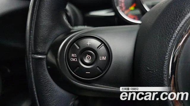 Mini Cooper 2018 — фото 18