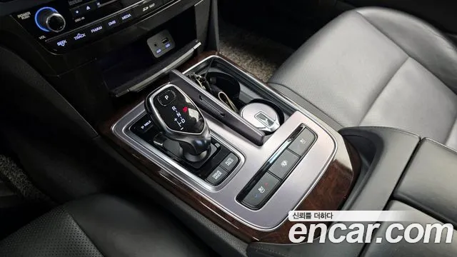 Hyundai Equus 2015 — фото 9