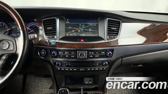 Hyundai Equus 2015 — фото 14