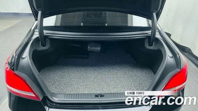 Hyundai Equus 2015 — фото 20