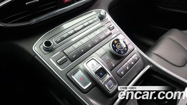 Hyundai Santafe 2023 — фото 9