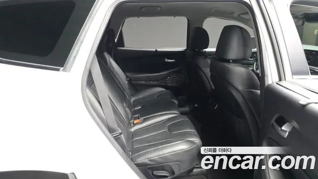 Hyundai Santafe 2023 — фото 12