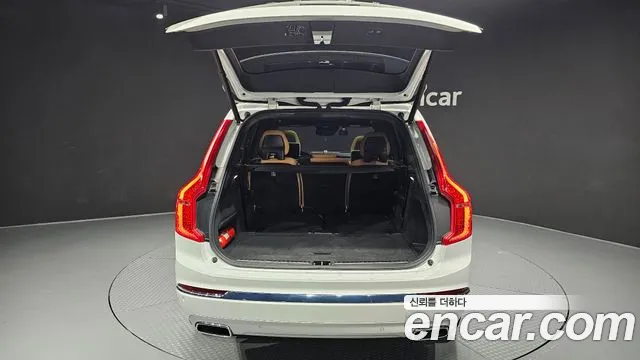 Volvo XC90 2020 — фото 20