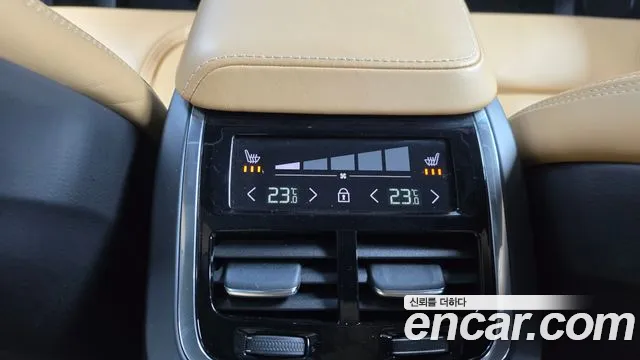 Volvo XC60 2020 — фото 18