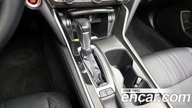 Honda Accord 2018 — фото 9
