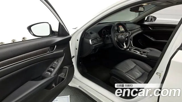 Honda Accord 2018 — фото 10
