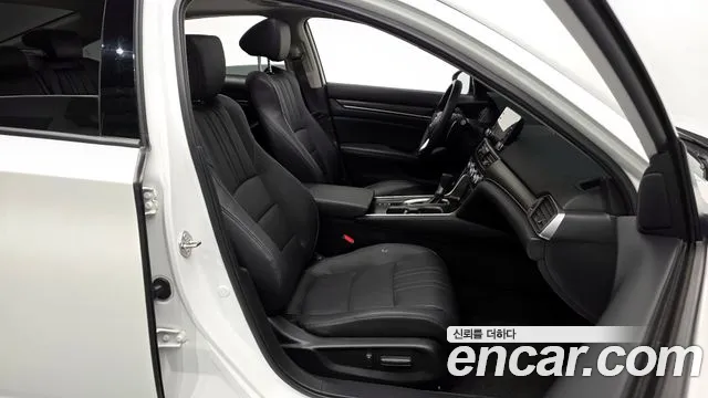 Honda Accord 2018 — фото 11