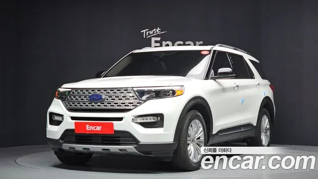 Ford Explorer 2021 — фото 1