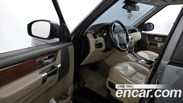 Land Rover Discovery 2016 — фото 10