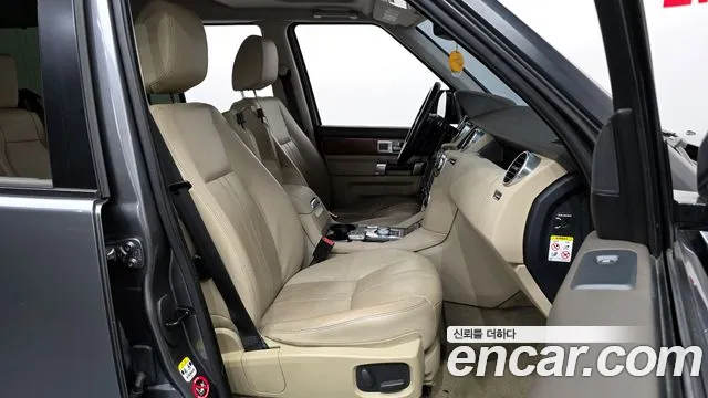 Land Rover Discovery 2016 — фото 11