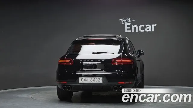 Porsche Macan 2017 — фото 4