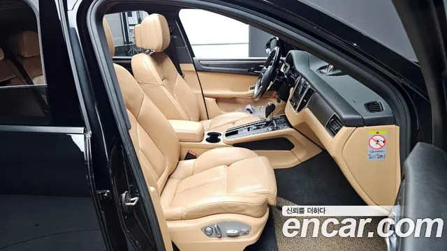 Porsche Macan 2017 — фото 10