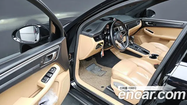 Porsche Macan 2017 — фото 12