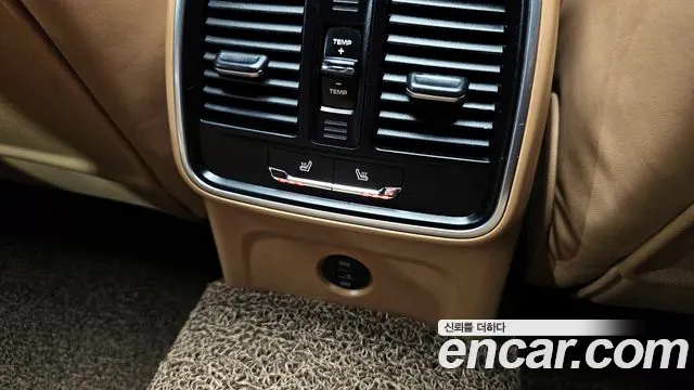 Porsche Macan 2017 — фото 19