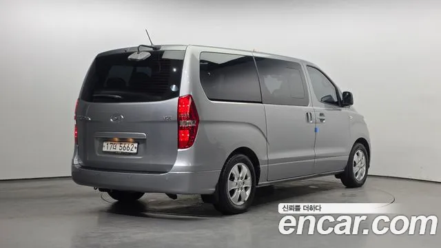 Hyundai Starex 2018 — фото 2