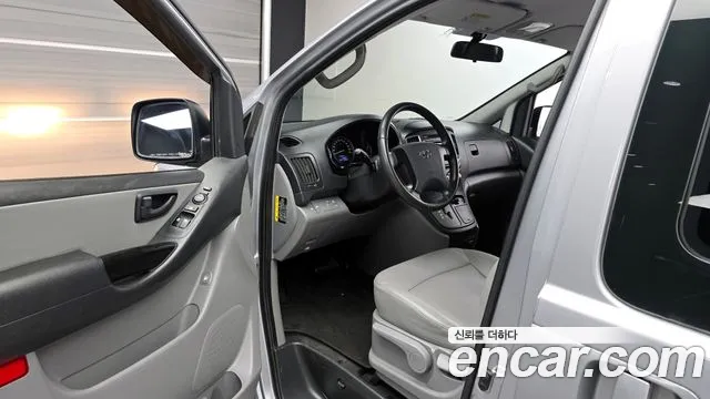 Hyundai Starex 2018 — фото 10