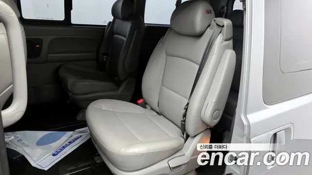 Hyundai Starex 2018 — фото 11