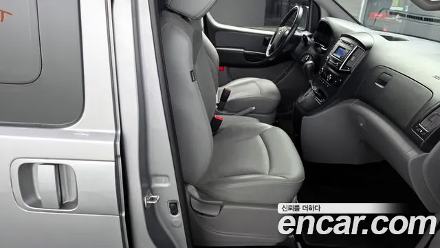 Hyundai Starex 2018 — фото 12
