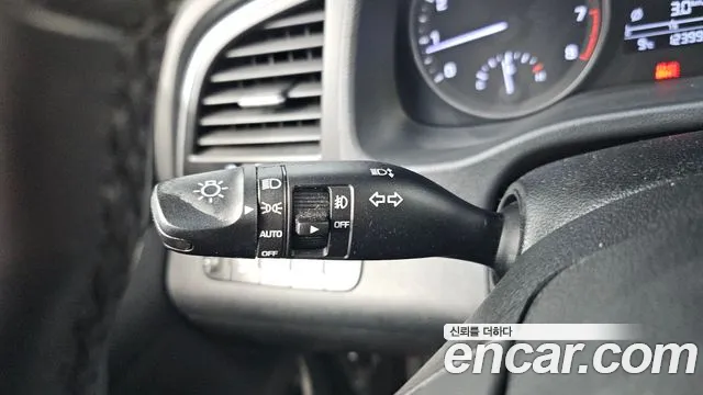 Hyundai AVANTE 2017 — фото 16