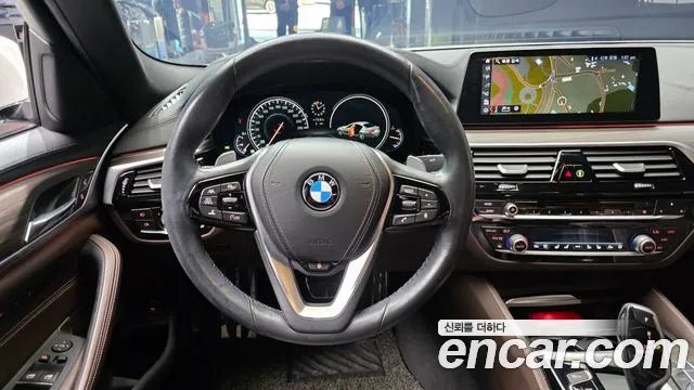 BMW 5-Series 2017 — фото 13