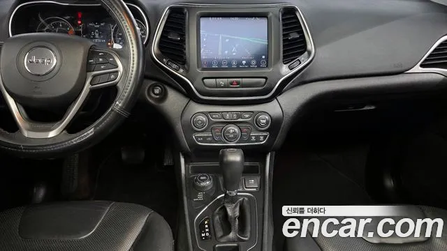 Jeep Cherokee 2019 — фото 19