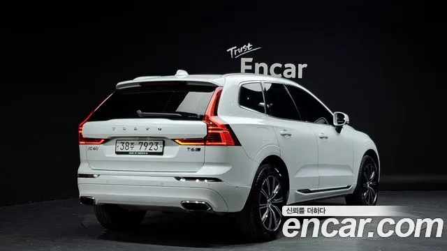 Volvo XC60 2019 — фото 1