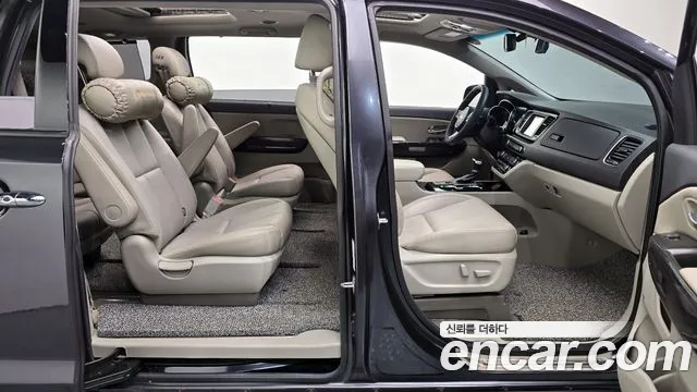 Kia Canival 2019 — фото 10