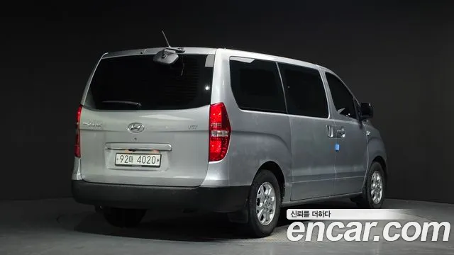 Hyundai Starex 2019 — фото 2