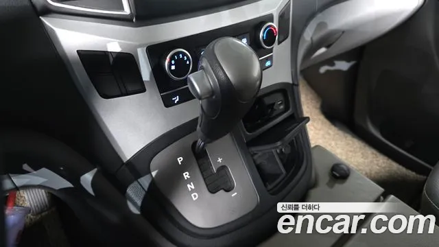 Hyundai Starex 2019 — фото 9