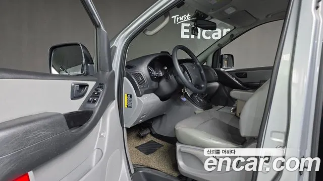 Hyundai Starex 2019 — фото 11