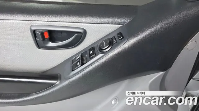 Hyundai Starex 2019 — фото 12