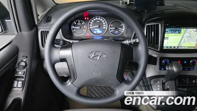 Hyundai Starex 2019 — фото 13