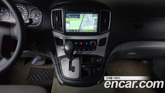 Hyundai Starex 2019 — фото 14
